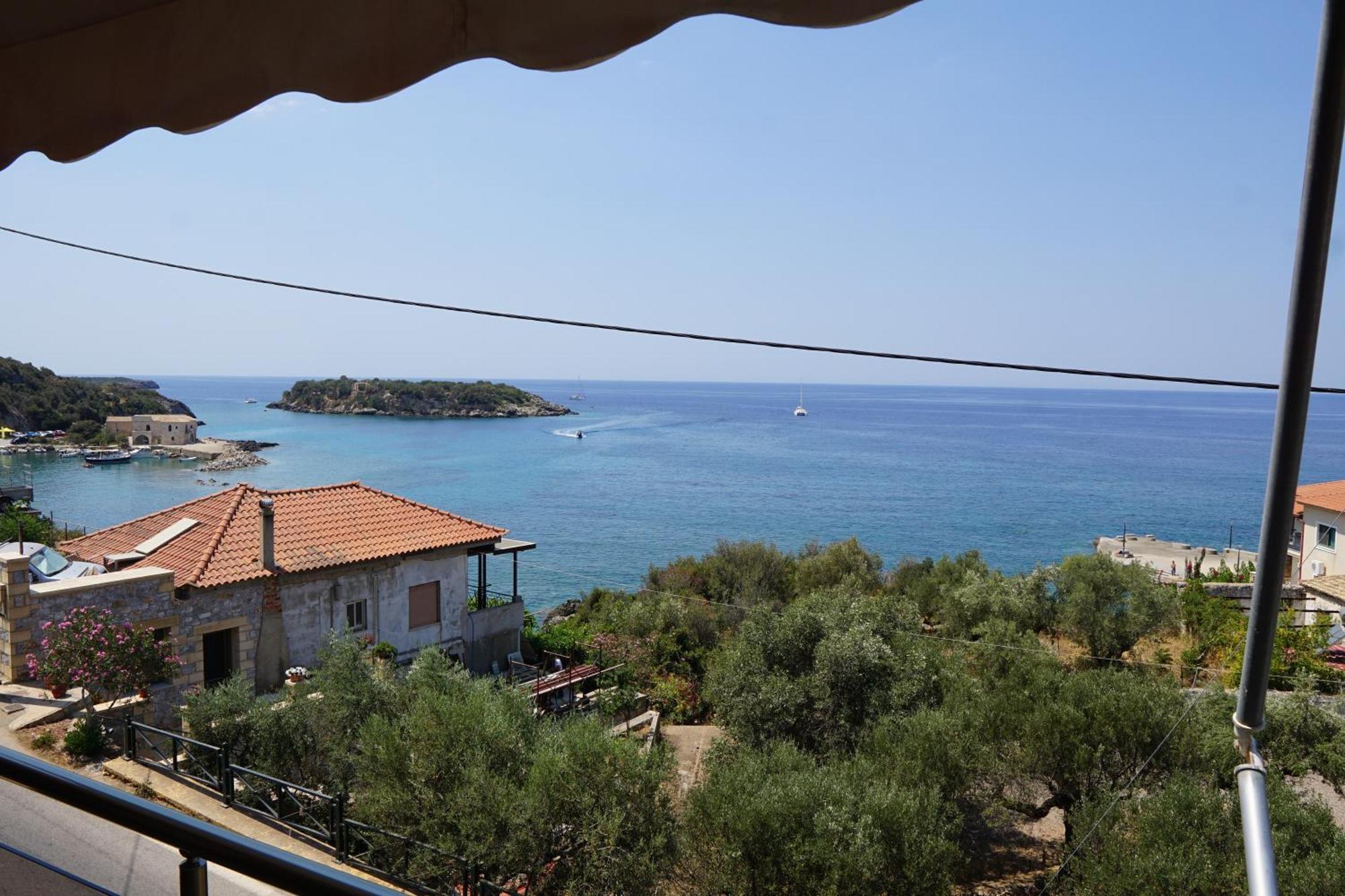 Sea And Sun Apartments 303 Ιδιωτικό Διαμέρισμα Kardhamili Bagian luar foto
